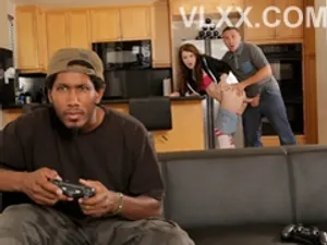 Thật sự là tốt nhất! Thân hình bùng nổ, ngực đẹp mềm mại cúp D, thích được đưa vào từ dưới lên, dương vật giả được mút trên tường, và cái mông to được đưa vào từ phía sau