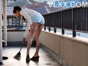 Xxx em giúp việc hatano quyến rũ