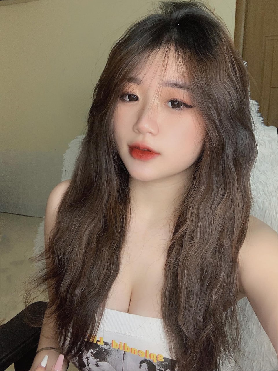 Địt nhau vụng trộm cùng cô bạn thân lồn nhiều nhớt